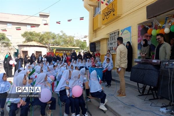 برگزاری جشن‌شکوفه‌ ها در مدرسه شاهد قرچک