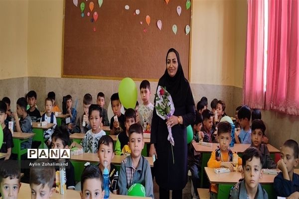 جشن شکوفه ها در مدرسه قائم نصیر شهر