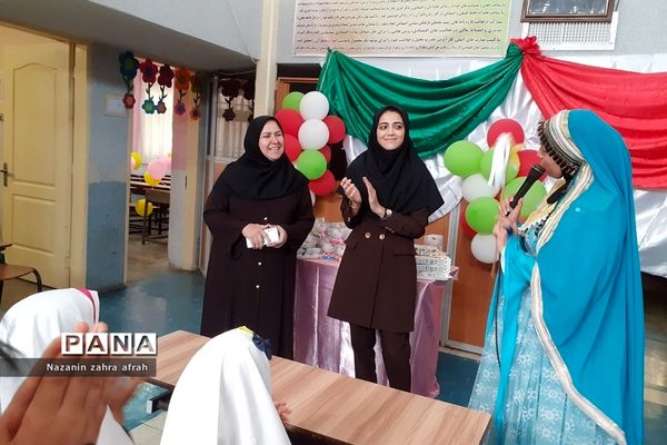 جشن شکوفه‌ها در دبستان حضرت زهرا(س) در رودهن