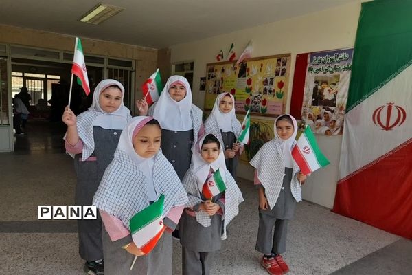 آیین جشن شکوفه ها در مدارس منطقه ۴ شهر تهران