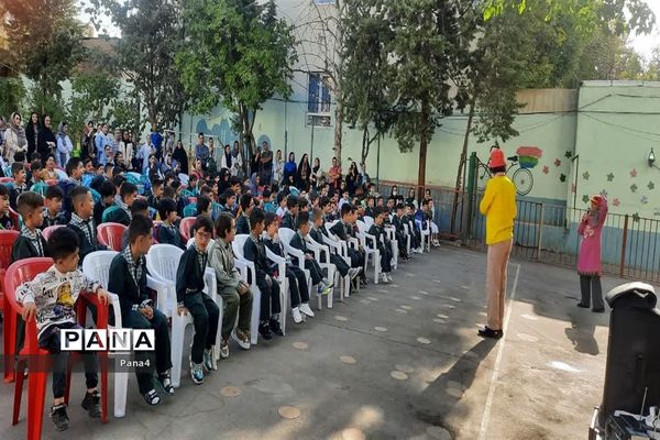 آیین جشن شکوفه ها در مدارس منطقه ۴ شهر تهران