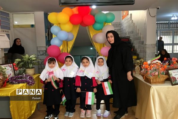 آیین جشن شکوفه ها در مدارس منطقه ۴ شهر تهران