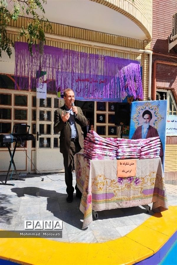 آیین جشن شکوفه‌ها در شهرستان مانه و سملقان