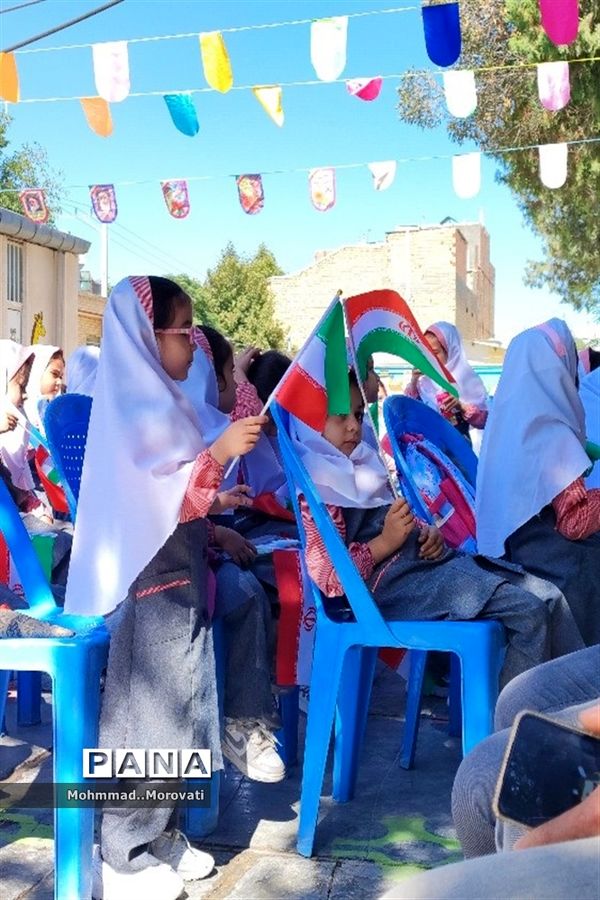 آیین جشن شکوفه‌ها در شهرستان مانه و سملقان