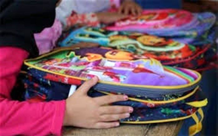 اهدای ۲۵۰ بسته تحصیلی به دانش‌آموزان زنجان