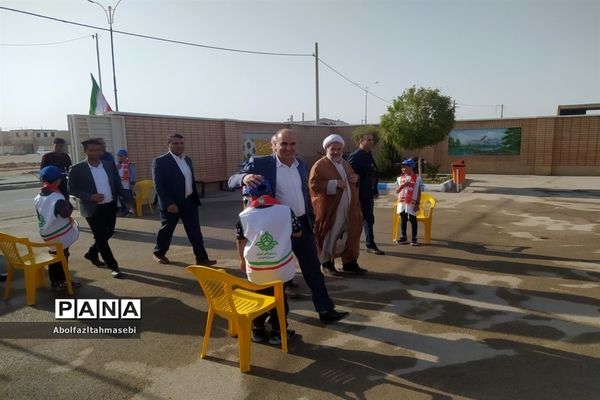 جشن شکوفه‌ها در دبستان برکت شهرستان ورزنه