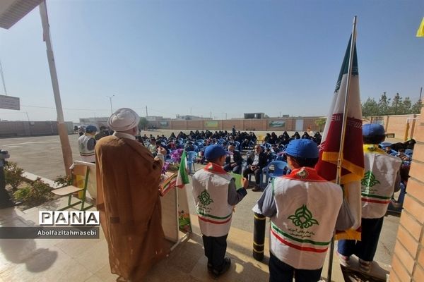 جشن شکوفه‌ها در دبستان برکت شهرستان ورزنه