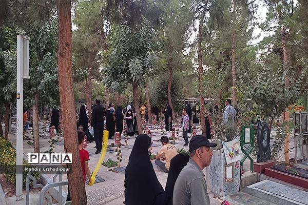 برگزاری مراسم زادروز شهیداصغرپاشاپور در گلزار شهدای تهران