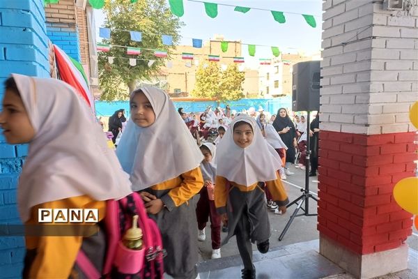 آغاز سال تحصیلی جدید با شعار «مهر مهدوی » در دبستان دخترانه شهید رسمتی  شهرستان‌قدس