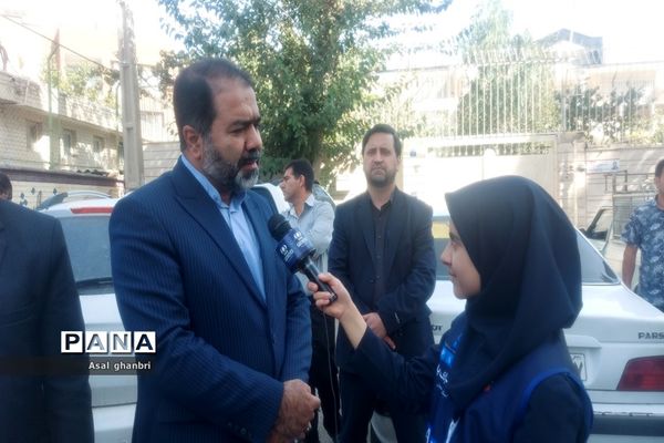 زنگ نمادین آغاز سال تحصیلی در دبیرستان شهید محمد حسین سجادآموزش و پرورش ناحیه 4
