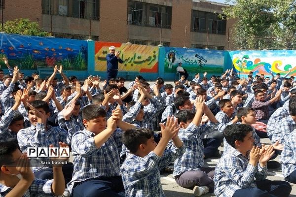 جشن بازگشایی مدارس در منطقه ۱۸