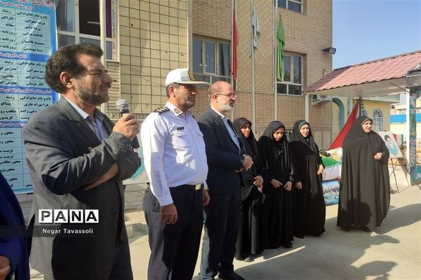 نواختن زنگ مهر در مدرسه شاهد 16 ناحیه چهار شیراز