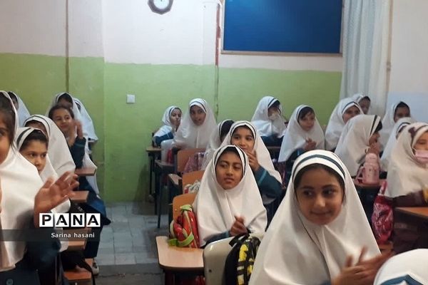 آیین بازگشایی ۳ مدرسه در رودهن همزمان با شروع سال تحصیلی جدید