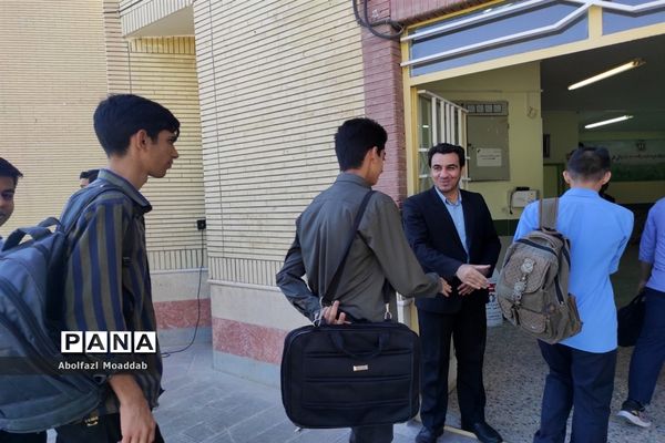 زنگ مهر و ایثار در دبیرستان نمونه آیت‌الله خامنه‌ای کاشمر