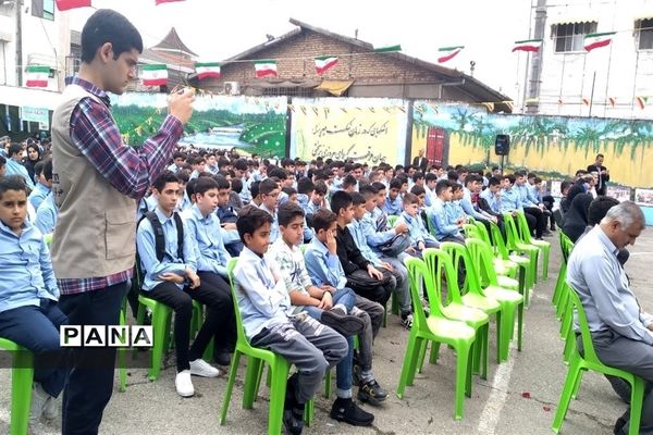 نواختن زنگ دفاع مقدس و بازگشایی در قائمشهر