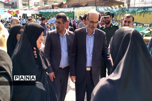 نواختن زنگ دفاع مقدس و بازگشایی در قائمشهر