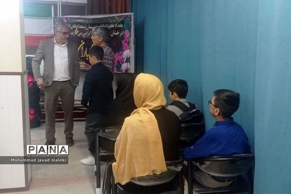 جشن دانش‌آموزان قبولی پایه هفتم در دبیرستان استعدادهای درخشان شهید بهشتی رودهن