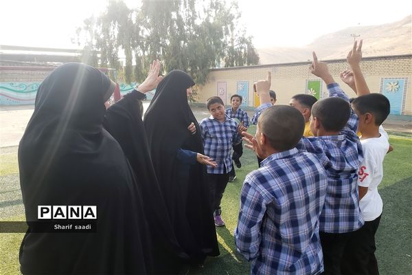 بازدید مدیرآموزش پرورش ناحیه چهارشیراز از مدارس در اولین روز مهرماه