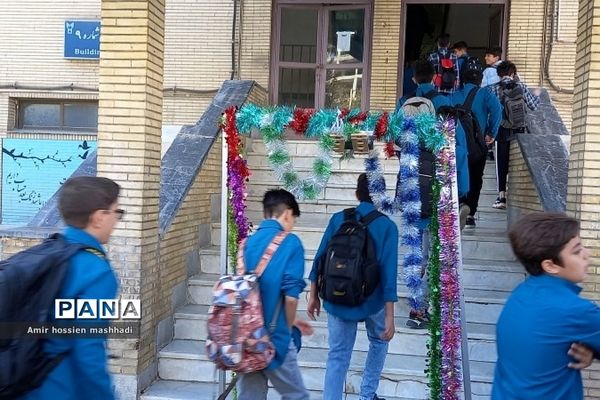 آیین بازگشایی در مدارس پسرانه رودهن