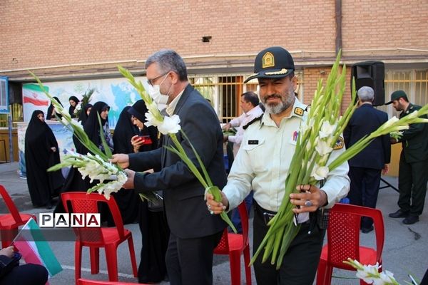 طنین زنگ مهر مهدوی در هنرستان فیروزکوهی