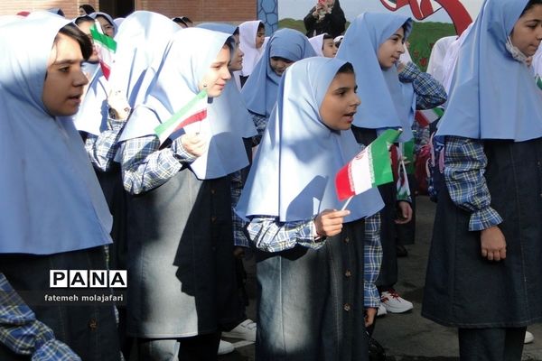 آیین بازگشایی دبستان شاهد طلوع فجر منطقه ۱۰