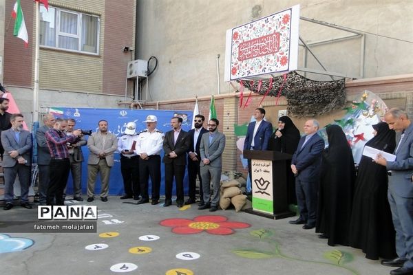 آیین بازگشایی دبستان شاهد طلوع فجر منطقه ۱۰