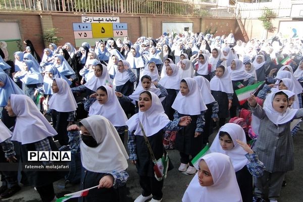 آیین بازگشایی دبستان شاهد طلوع فجر منطقه ۱۰