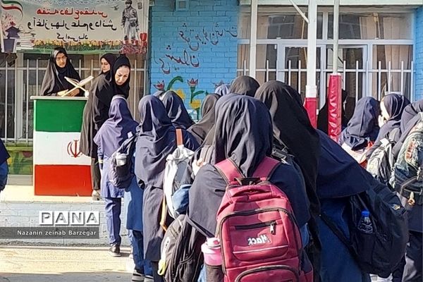 زنگ آغاز سال تحصیلی جدید در دبیرستان دخترانه شاهد فیض ناحیه 3 شیراز