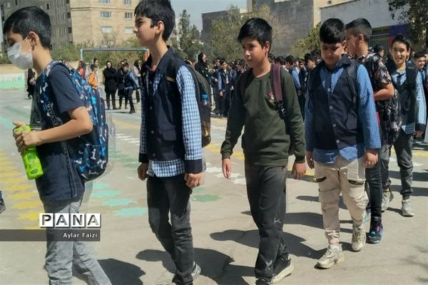 حال و هوای دانش‌آموزان دبستان شهدای گمنام ۲ در روز بازگشایی مهر
