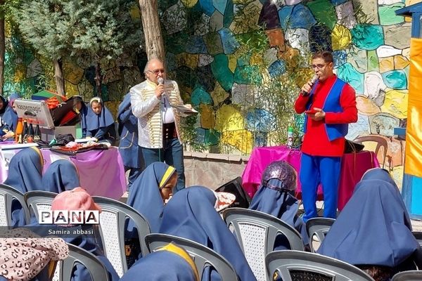 جشن آغاز امامت امام‌زمان(عج) در دبستان شهید سجادیان رودهن