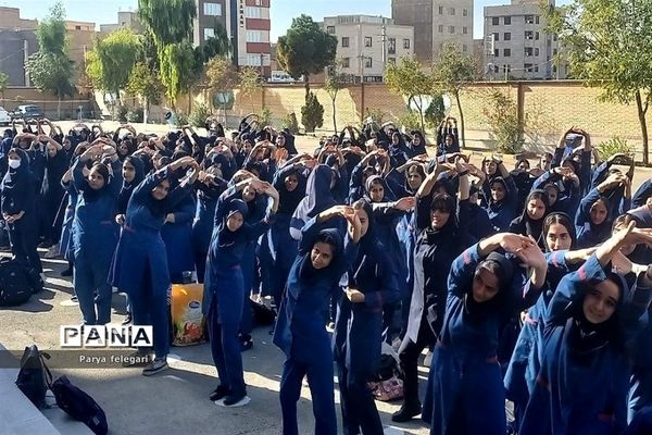 جشن آغاز امامت امام زمان(عج) و گرامیداشت هفته دفاع مقدس در هنرستان فدک