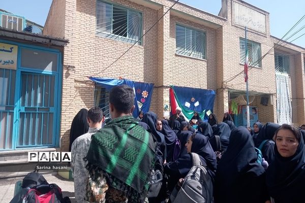 مراسم تشییع شهید گمنام در دبیرستان آزاده رودهن