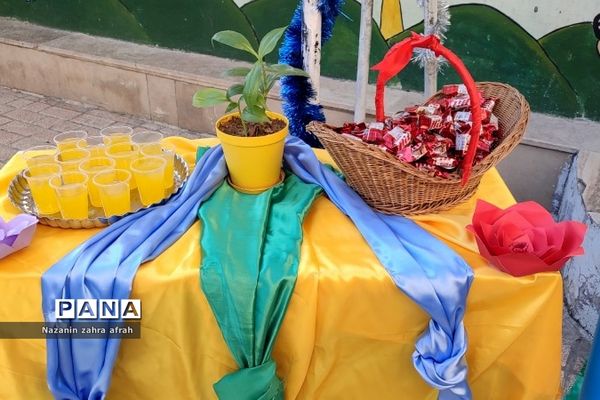 جشن امامت حضرت مهدی(ع) در دبستان هموطن 2 رودهن