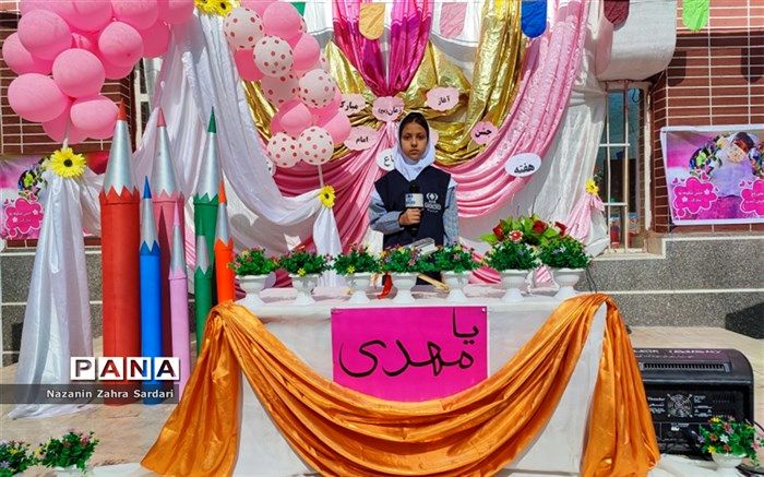 جشن آغاز ولایت حضرت مهدی عج الله تعالی فرجه  در مدارس آباده برگزار شد