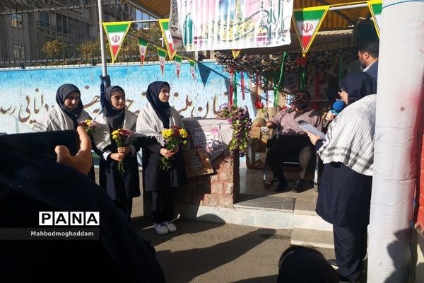 مراسم هفته دفاع مقدس در دبیرستان نرجس منطقه ۱۳