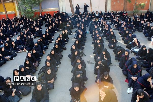 گرامیداشت هفته دفاع مقدس در دبیرستان حکمت