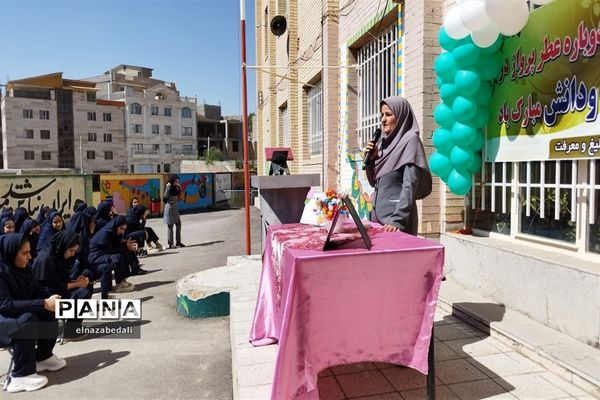 نواختن زنگ انتظار در هنرستان شیخ محمد بلیغ به‌مناسبت آغاز ولایت ولی عصر (ع)