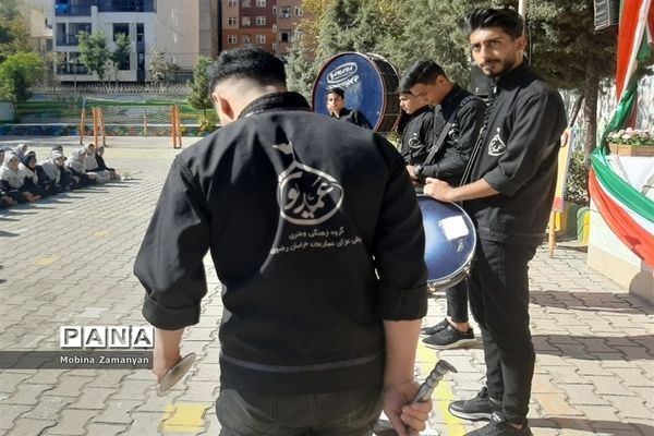 بزرگداشت هفته‌ حفاظت از میهن اسلامی در دبیرستان شاهد شهید حمامی