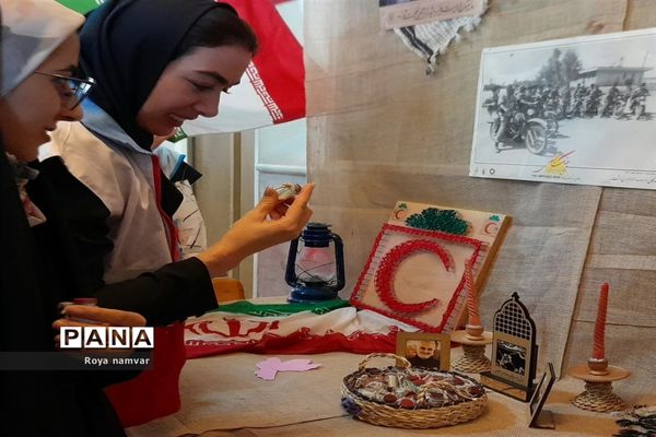 نمایشگاه دفاع مقدس جوانان جمعیت هلال احمر مانه و سملقان