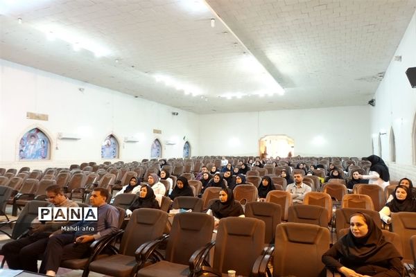 کارگاه توانمند‌سازی مراقبین سلامت مدارس قطب ۶ استان خوزستان