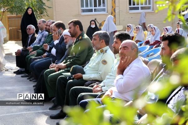 برگزاری جشن عاطفه‌ها در دبستان شهید نوروزی ابرکوه