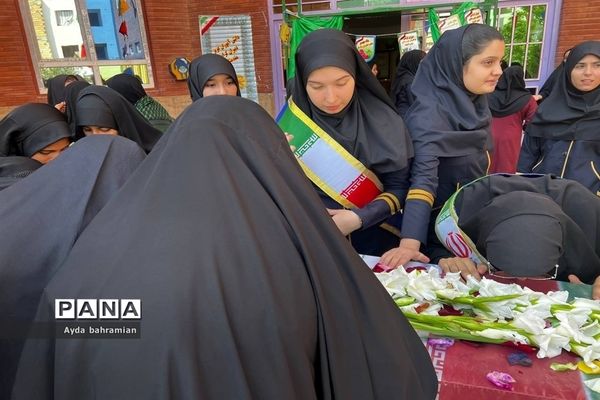 استقبال از شهید گمنام در مدرسه نبوت صفادشت