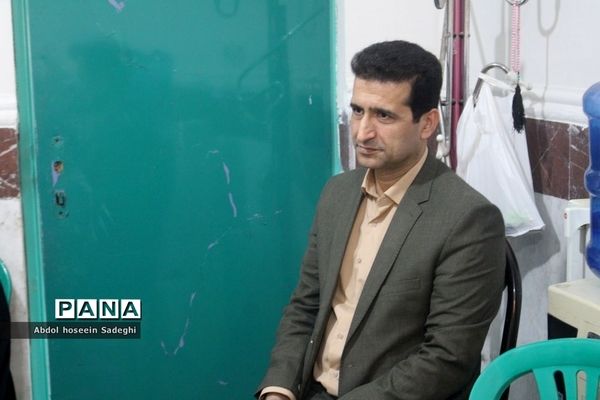 نشست صمیمی مدیرکل آموزش و پرورش استان بوشهر با کادر دبستان نبوت و هفده شهریور