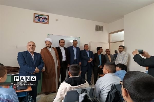 بازدید مسئولان از دبیرستان تازه تاسیس  نمونه دولتی پسرانه مرتضوی خلیل آباد