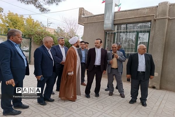 بازدید مسئولان از دبیرستان تازه تاسیس  نمونه دولتی پسرانه مرتضوی خلیل آباد