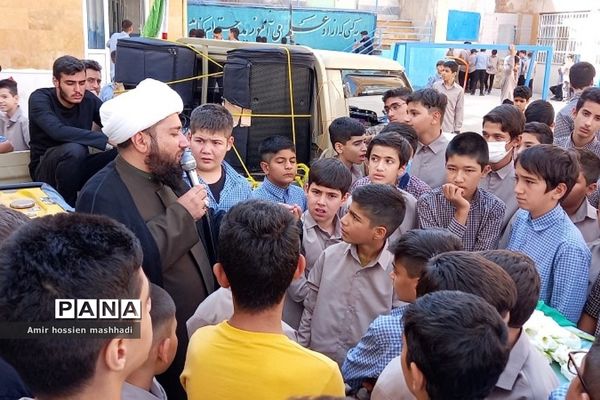 تشییع شهید گمنام در دبیرستان ۱۳ آبان و متوسطه اول سما رودهن