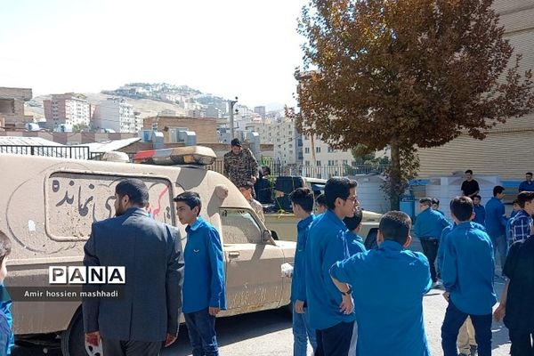 تشییع شهید گمنام در دبیرستان ۱۳ آبان و متوسطه اول سما رودهن