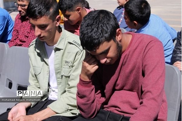 آیین نواختن زنگ ایثار و شهادت در دبیرستان پسرانه نابینایان امید