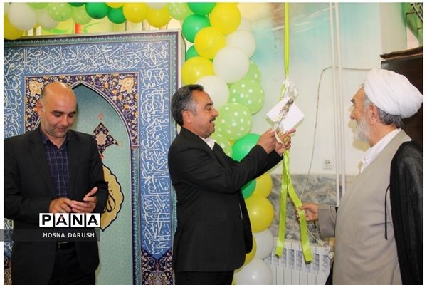 نواختن زنگ نماز در دبیرستان دخترانه نابینایان تقوا