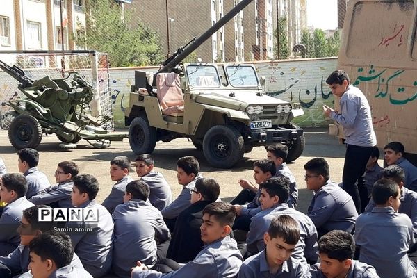 تشییع پیکر مطهر شهید گمنام در 2 مدرسه رودهن‌